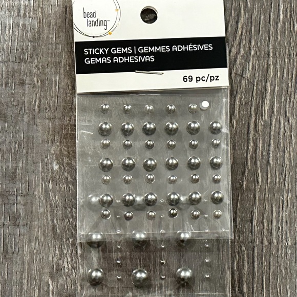 💞 New Pack of 69 Sticky Gems Self-Adhesive Crafting Embellishments - Picture 1 of 3